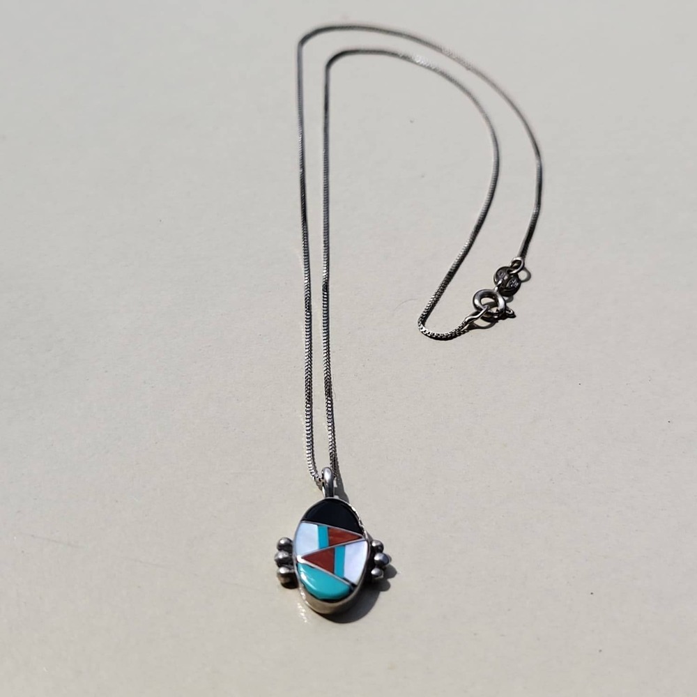 Vintage 925 Sterling Silver Zuni Inlay Stone Pendant Box Chain Necklace
